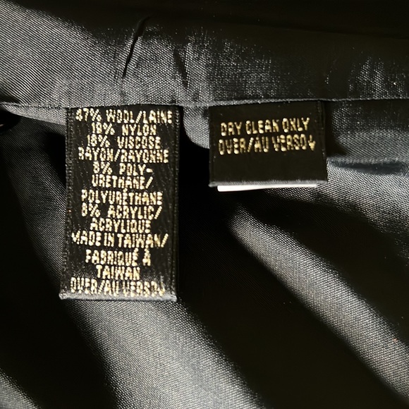 Petite Dana Bachman Black/Brown Metallic Tweed Suit Size: 4 Petite MSRP: $300 - Picture 10 of 10